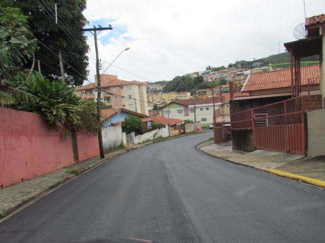  Prefeitura de Águas de Lindóia encerra obras de recape na Rua Campinas