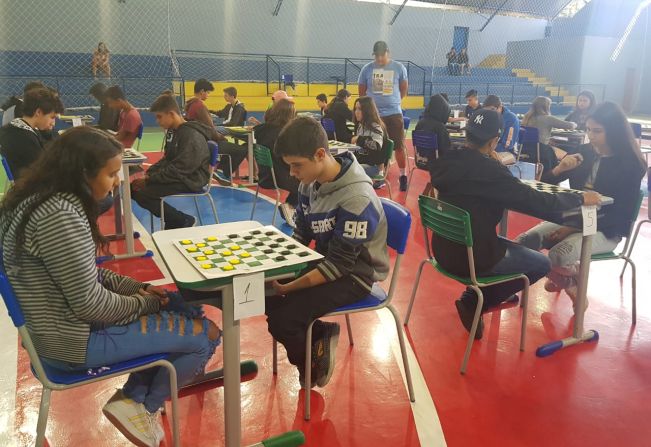 Escolas Municipais dominam Campeonato Municipal de Damas