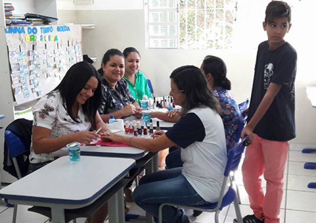 Ação Social atende mais de 100 pessoas no bairro Jaboticabal