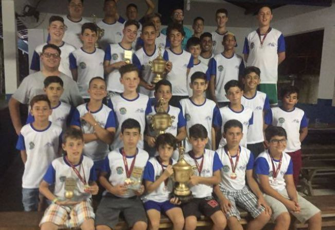 Equipes de Águas de Lindoia chegam a todas as finais e vencem Cup de Futsal em três categorias