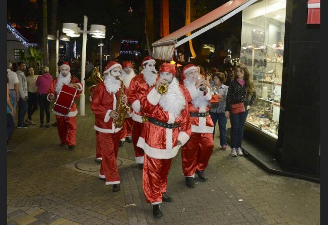 Atrações especiais de Natal animam Praça Adhemar de Barros