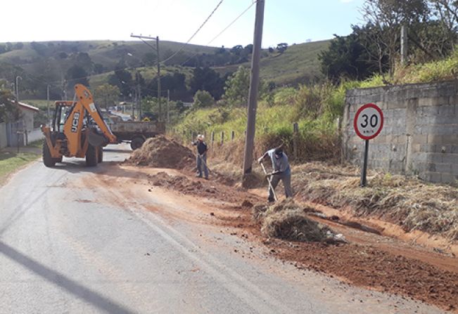 Prefeitura dá continuidade no Projeto Bairro Limpo com ação no Barreiro