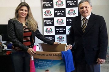 Presidente do Fundo Social de Solidariedade recebe doação de agasalhos